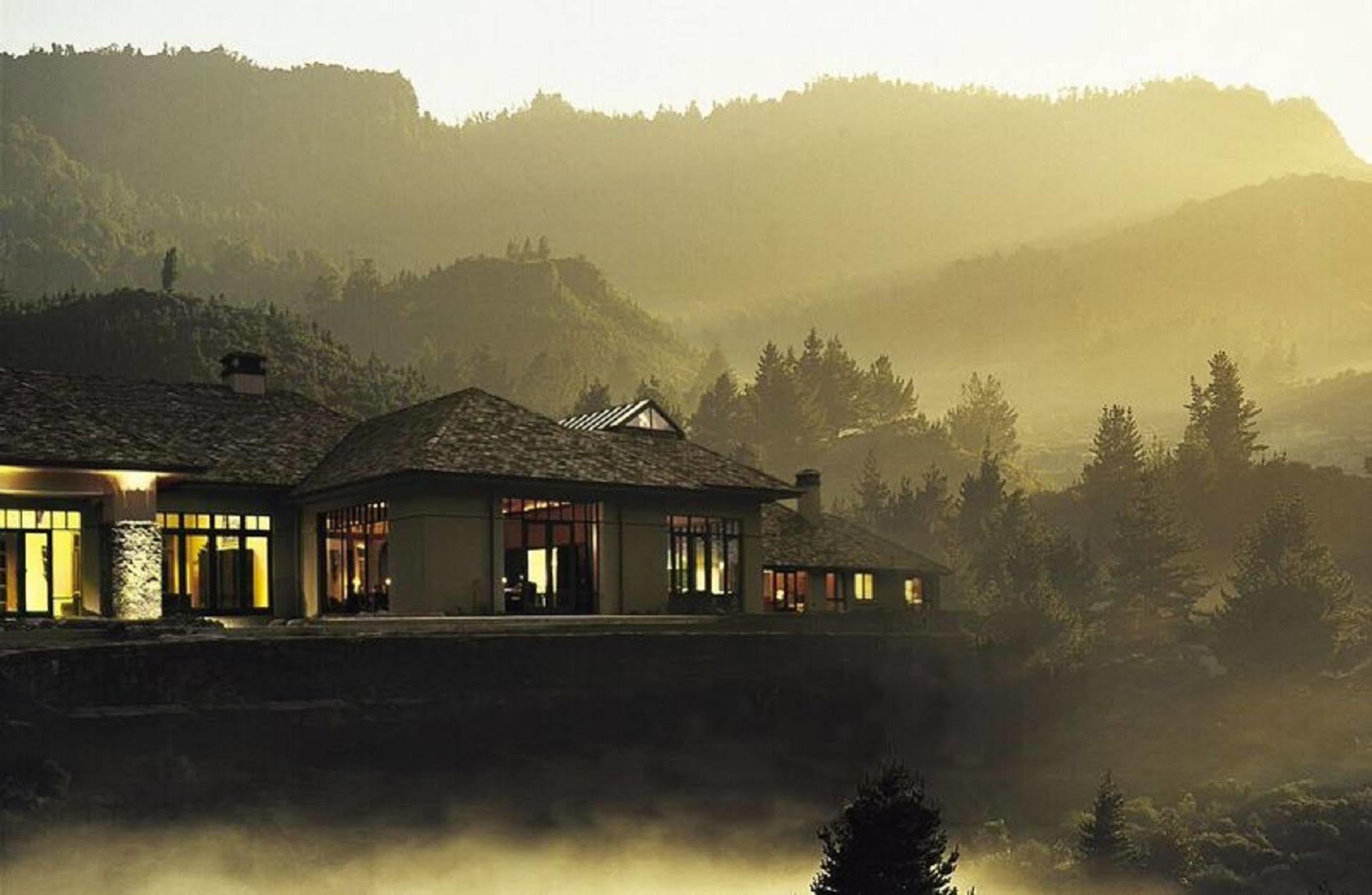 Treetops Lodge & Estate Роторуа Екстериор снимка